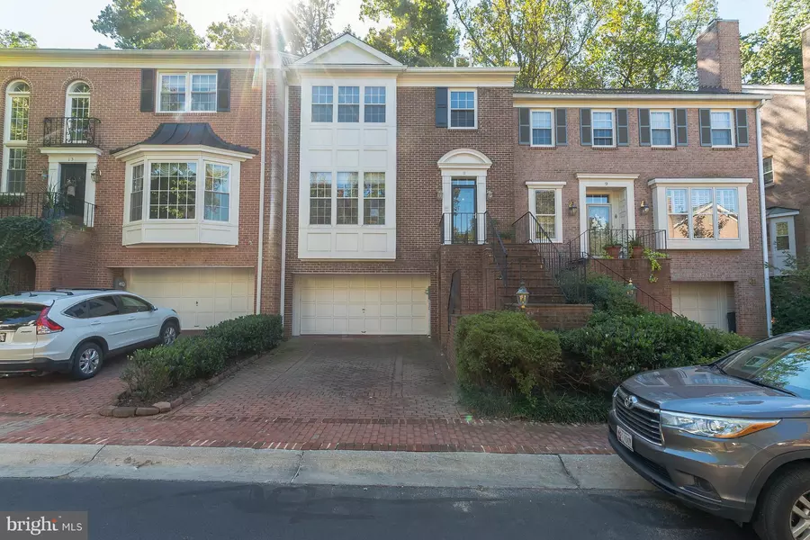 11 MAPLEWOOD PARK CT, Bethesda, MD 20814