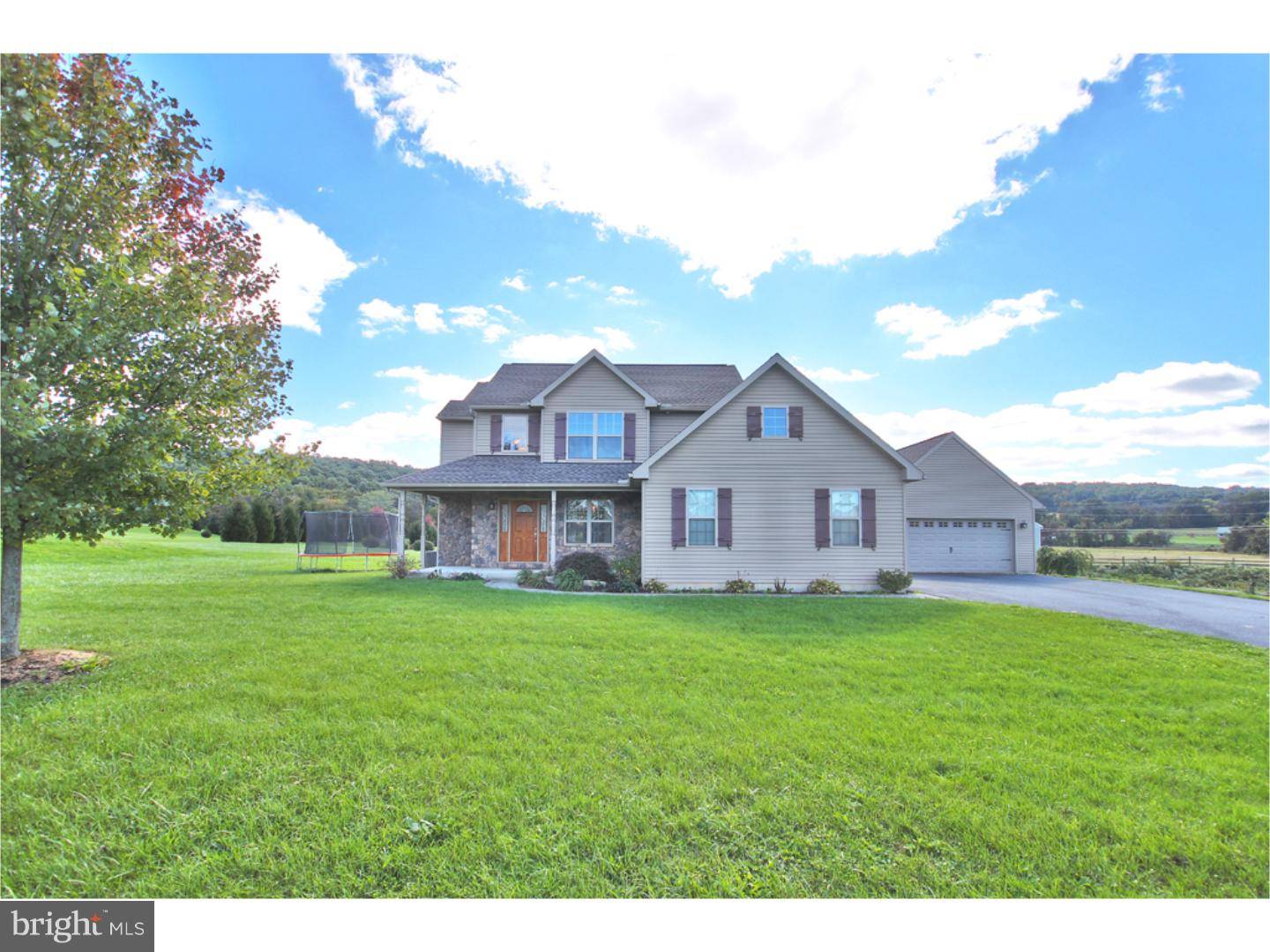 102 CIDER MILL RD, Mertztown, PA 19539