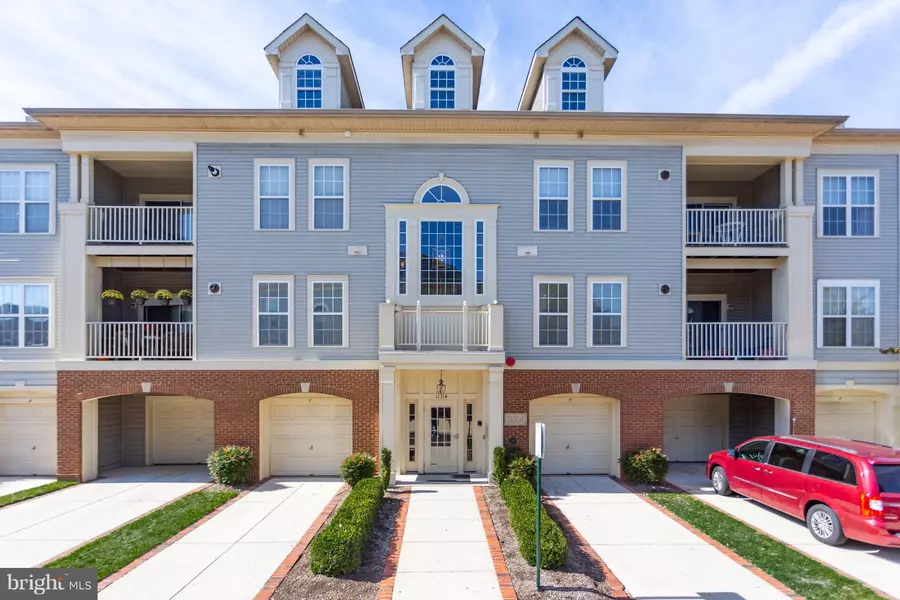 11314 WESTBROOK MILL LN #303, Fairfax, VA 22030