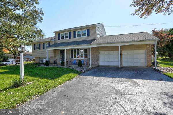 Lancaster, PA 17601,640 HEDGEROW LN