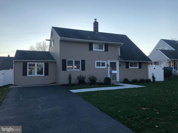 27 RED MAPLE LN, Levittown, PA 19055