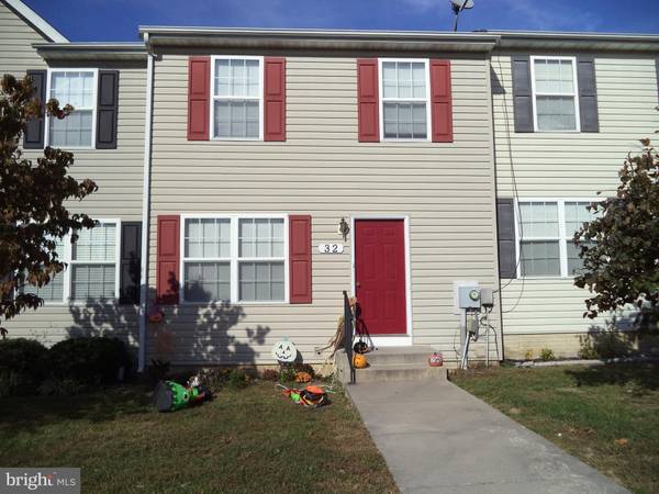 32 SANFORD DR, Bunker Hill, WV 25413