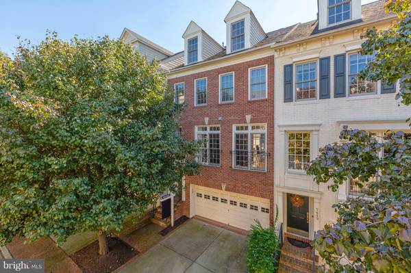 7447 CARRIAGE HILLS DR, Mclean, VA 22102