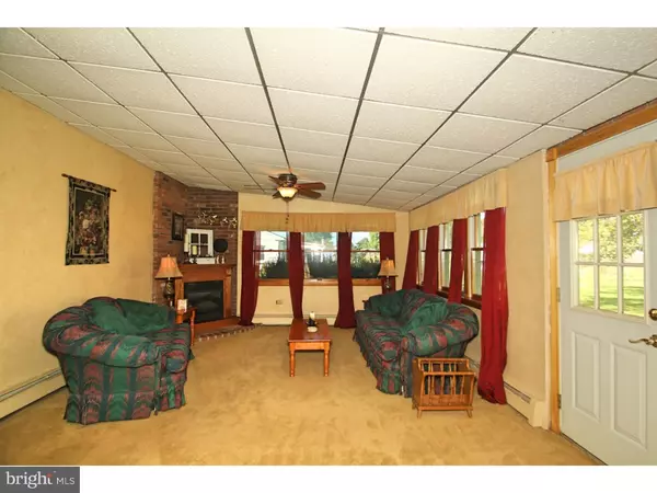 Royersford, PA 19468,32 OAK LN