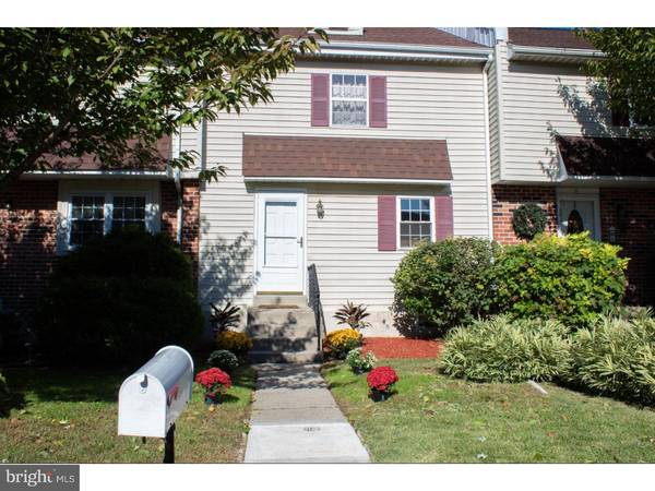 5 COLONIAL CIR, Aston, PA 19014