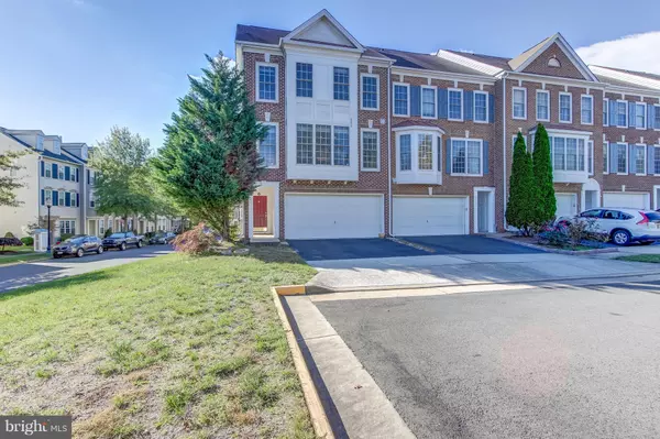 26145 KENNYWOOD SQ, Chantilly, VA 20152