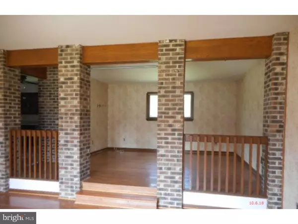 Sewell, NJ 08080,2 DENSTEN CT