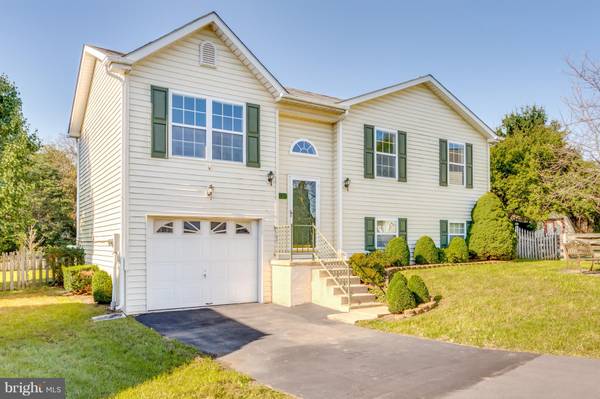 18 LADY SLIPPER CT, Martinsburg, WV 25404