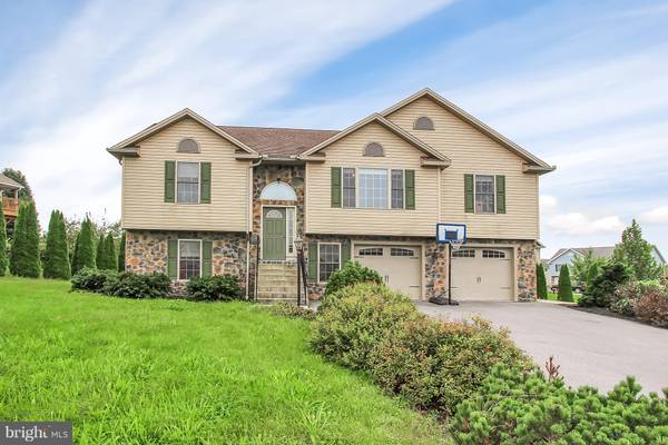 203 GRAYSON CIR, Shippensburg, PA 17257