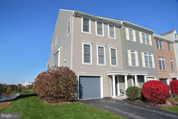 215 LAKESIDE XING, Mount Joy, PA 17552