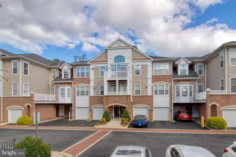 7860 ROLLING WOODS CT #101, Springfield, VA 22152