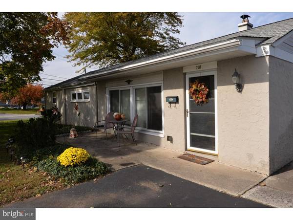 701 WOODBROOK LN, Plymouth Meeting, PA 19462