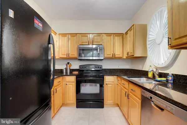 Alexandria, VA 22311,4550 STRUTFIELD LN #2128