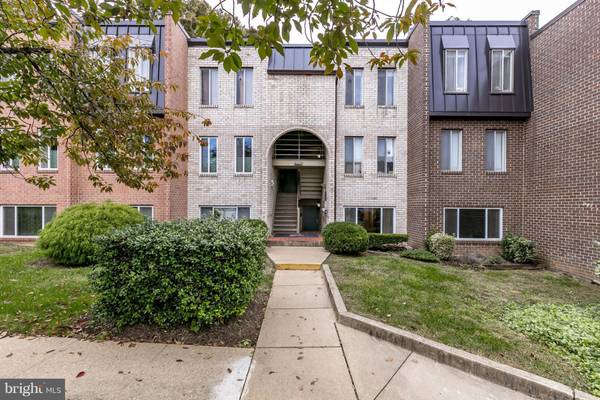 5041 7TH RD S #102, Arlington, VA 22204