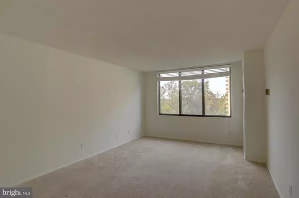 Bethesda, MD 20814,5225 POOKS HILL* #1003 SOUTH