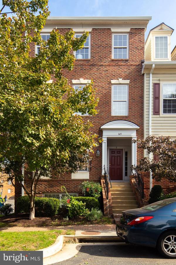 1615 HUNTING CREEK DR #B, Alexandria, VA 22314