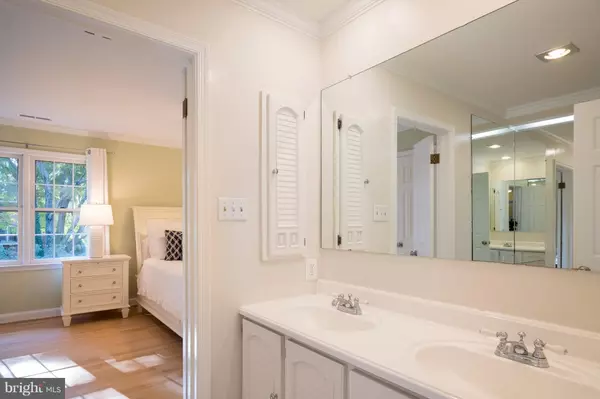 Falls Church, VA 22046,213 GREAT FALLS ST