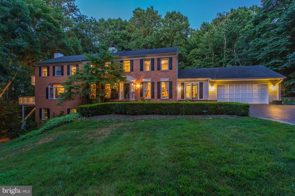 3113 FOX MILL RD, Oakton, VA 22124