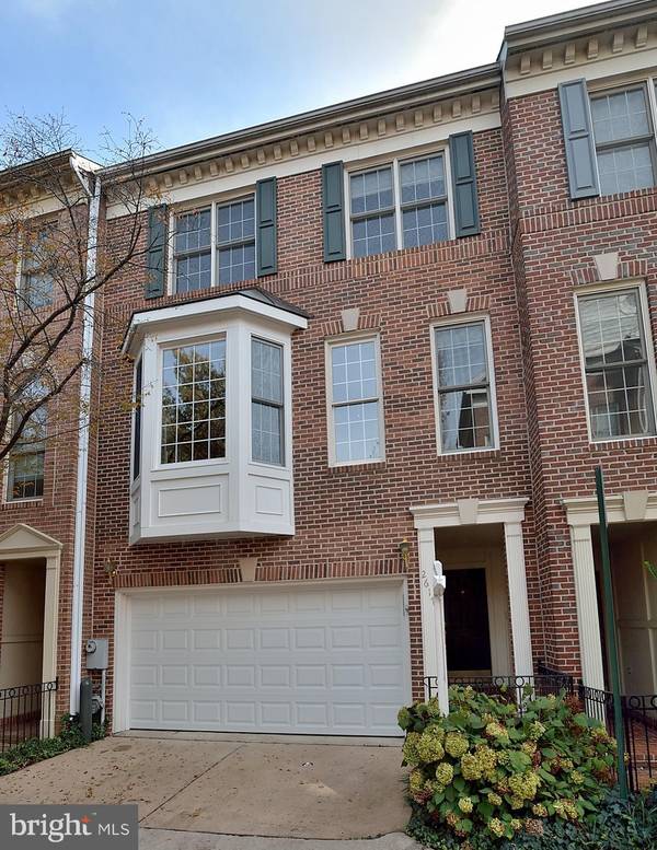 2617 GADSBY PL, Alexandria, VA 22311