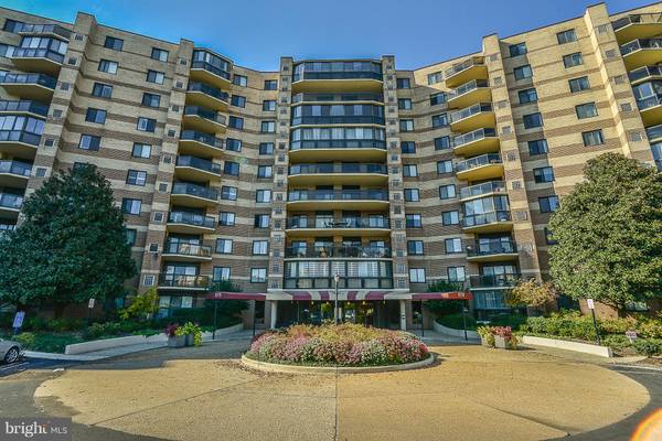 8370 GREENSBORO DR #1021, Mclean, VA 22102