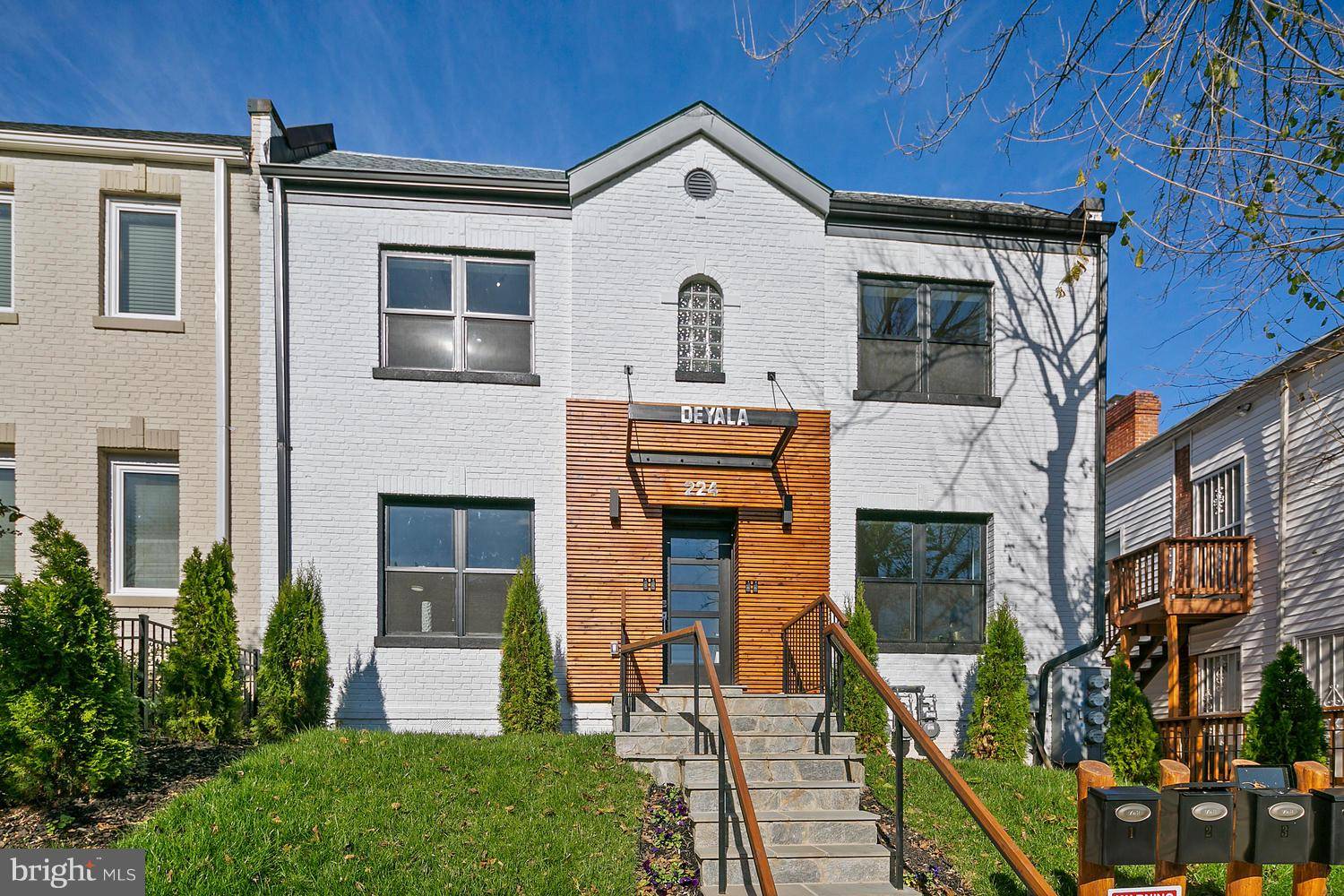 Washington, DC 20002,224 T ST NE #1