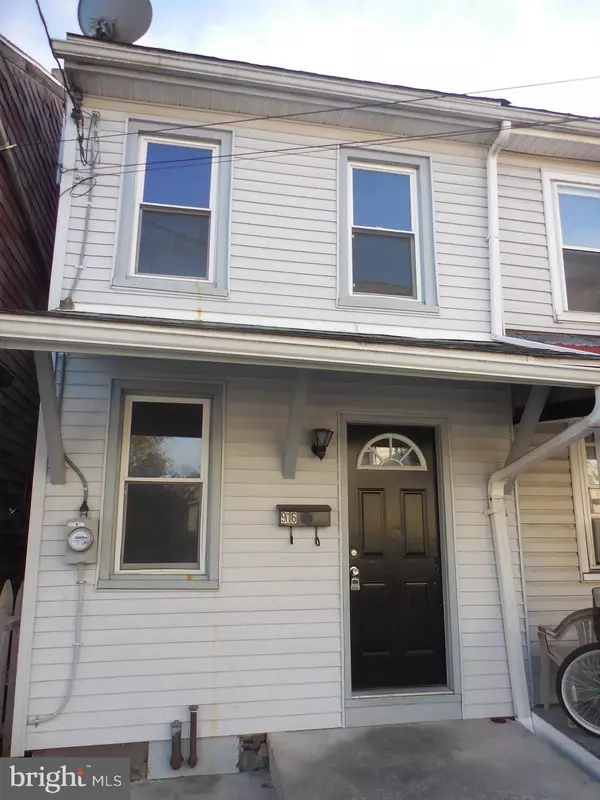 916 ELIZABETH ST, Lebanon, PA 17042