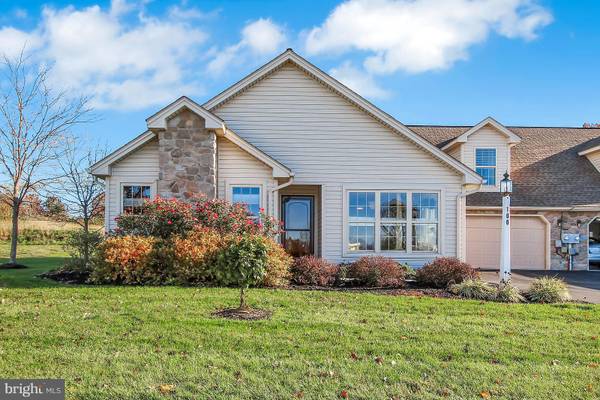 100 HEATHER GLEN DR, Red Lion, PA 17356