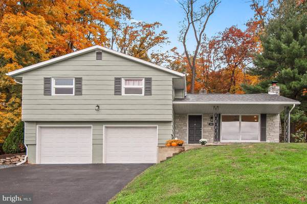 61 OAK DR, Mount Wolf, PA 17347