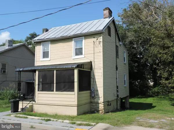 420 NORTH ST E, Charles Town, WV 25414