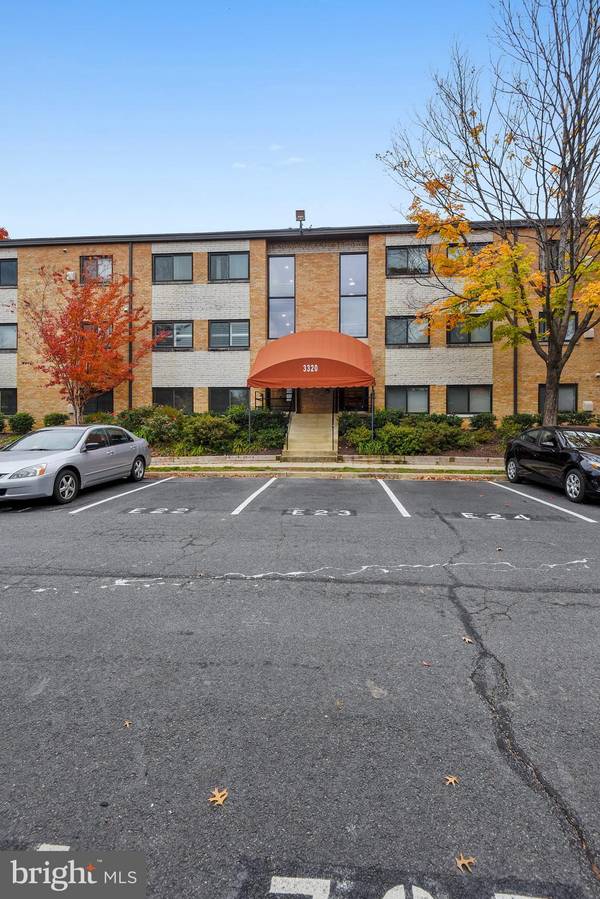 3320 28TH ST #201, Alexandria, VA 22302