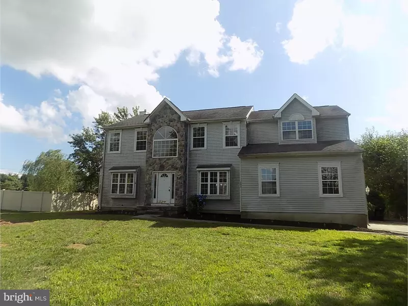 303 BROMLEY DR, Mullica Hill, NJ 08062