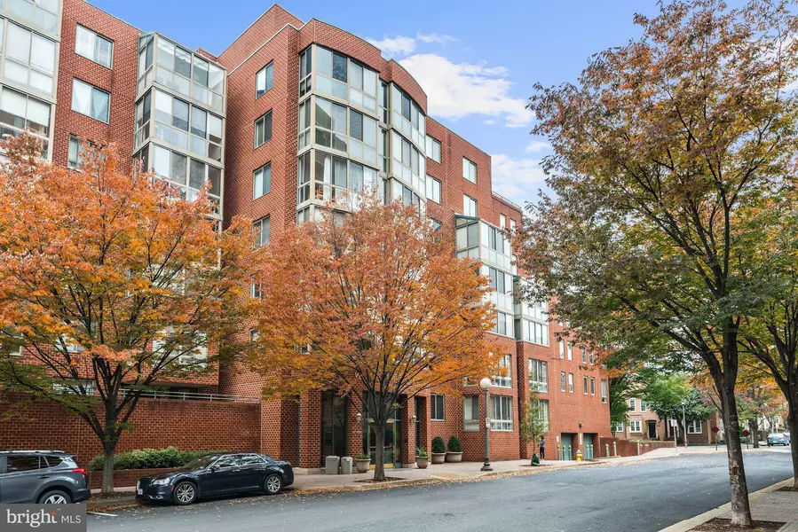 1050 N TAYLOR ST #1-202, Arlington, VA 22201