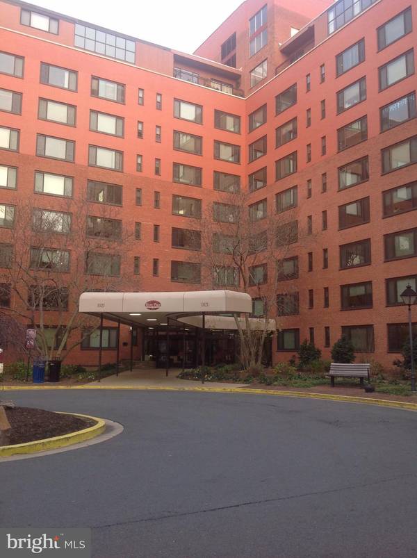 1021 ARLINGTON BLVD #801, Arlington, VA 22209