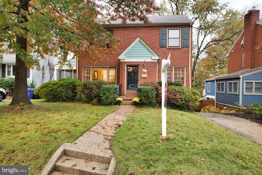 33 N GARFIELD ST, Arlington, VA 22201