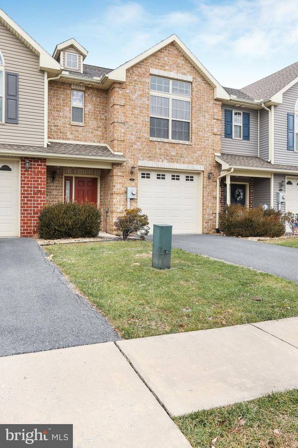 2031 POWELL DR, Chambersburg, PA 17201