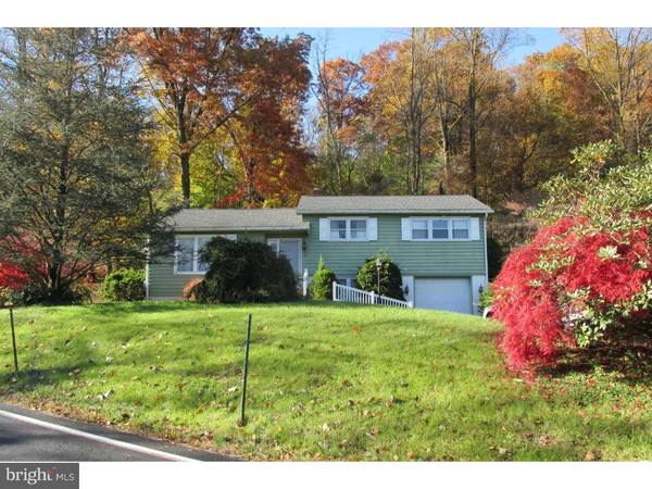 3 BACHMOLL RD, Hamburg, PA 19526