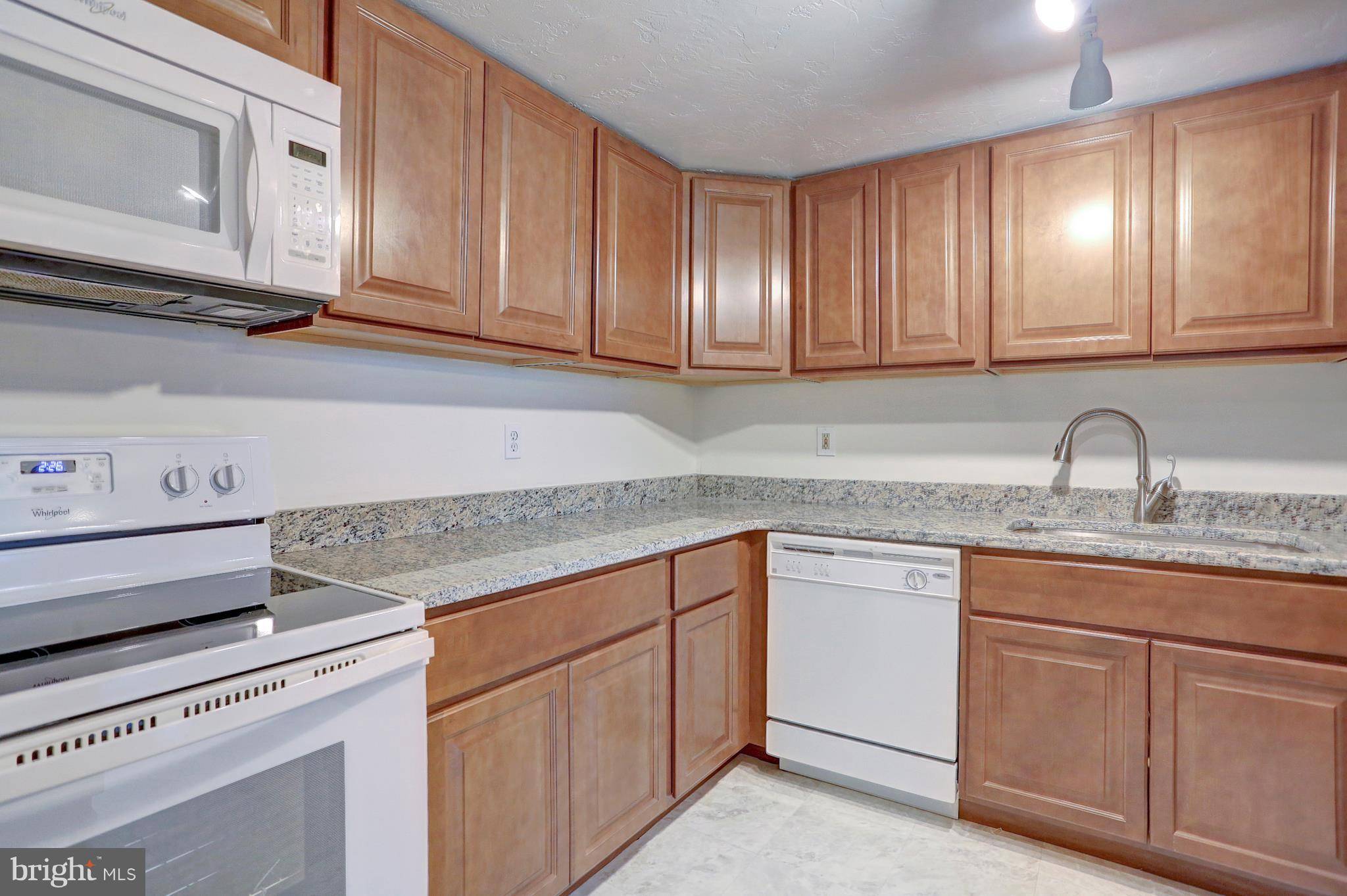 York, PA 17406,2 JEAN LO WAY