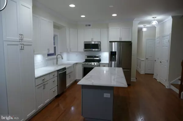 Philadelphia, PA 19114,9332 HEGERMAN ST