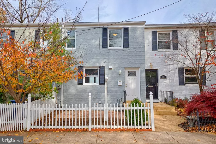 237 TENNESSEE AVE, Alexandria, VA 22305