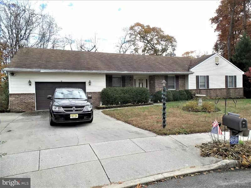 8 SPARTAN CT, Deptford, NJ 08096