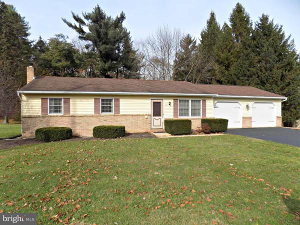 121 AKRON RD, Ephrata, PA 17522