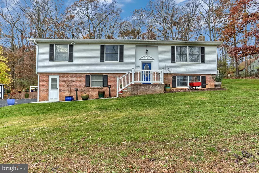 6134 PIGEON HILL RD, Spring Grove, PA 17362