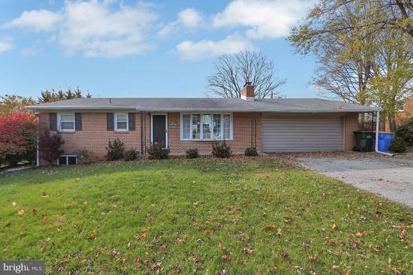 810 HENRY LN, York, PA 17402