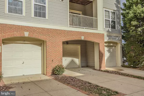 Fairfax, VA 22030,11337 WESTBROOK MILL LN #303