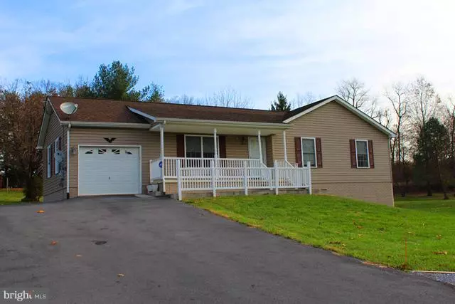 Hedgesville, WV 25427,922 RIDGE RD