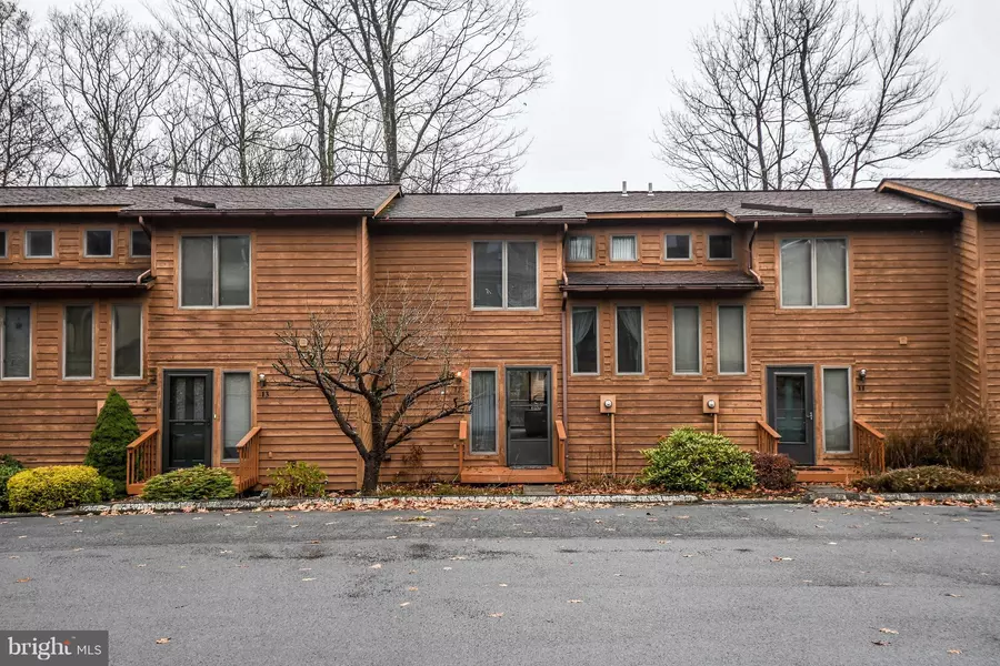 12 LAUREL BROOK DR, Oakland, MD 21550