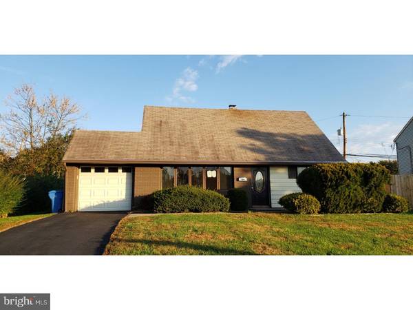 9 BEGONIA LN, Levittown, PA 19054