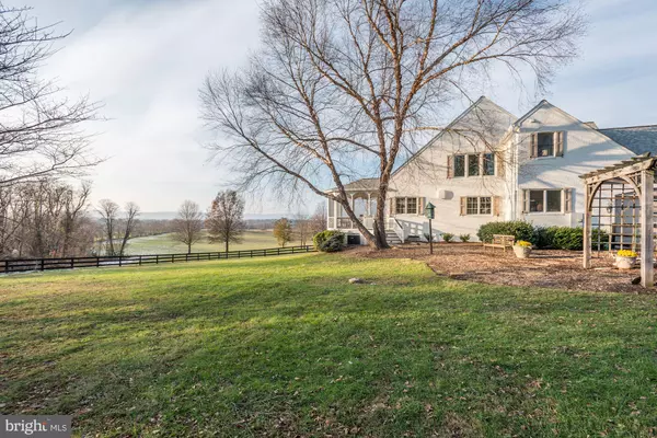 40671 HANNAH DR, Waterford, VA 20197