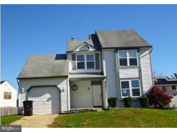 18 MAPLE HOLLOW LN, Sicklerville, NJ 08081