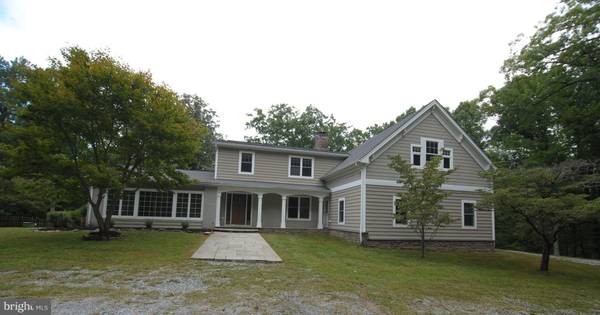 244 OAKLEAF LN, Bluemont, VA 20135